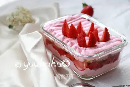Strawberry box cake