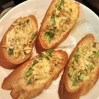 The garlic bar