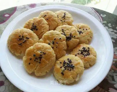 Peanut peaches