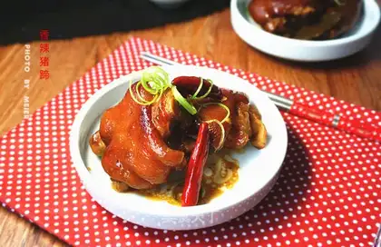 Hot pig hoof