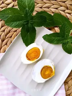 It's a duck egg