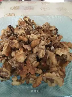 Amber walnuts