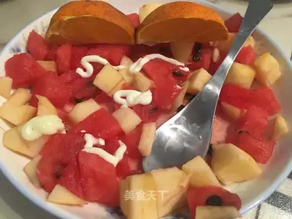 Smiley fruit salad