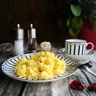 Skully eggs