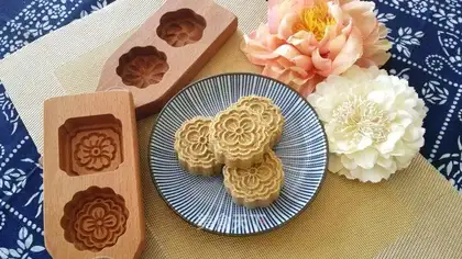 Old Beijing tradition green bean cake