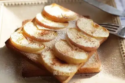 Cracked apple toast
