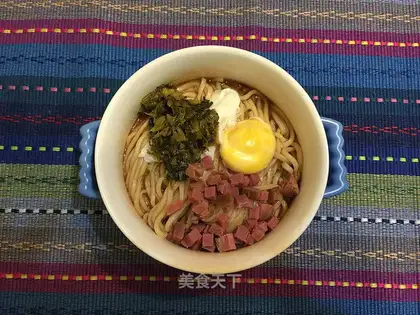 Snow gravy egg pasta