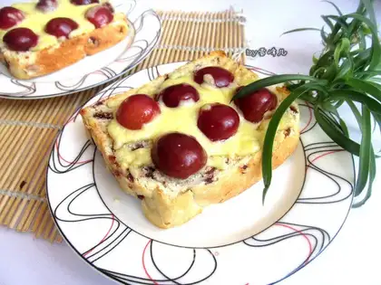 Cherry mini pizza
