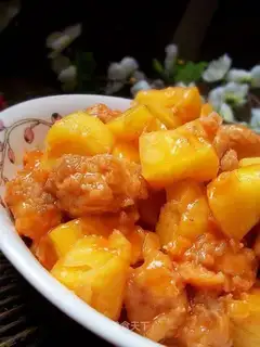 Sweet and sour pork with pineapple