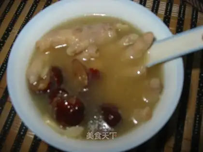 Stewed chicken feet with dates