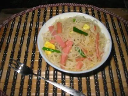 Cantonese fried rice noodles