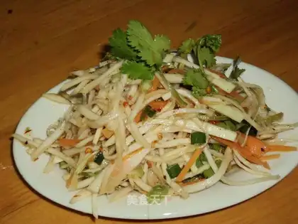 Chili salad with pepper fragrance