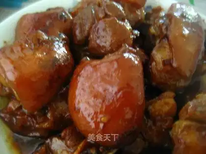 Braised pork knuckle