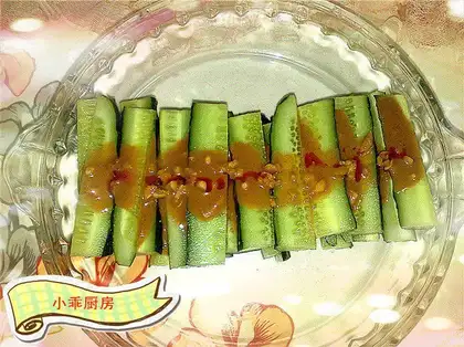 Cucumber strips in sesame sauce