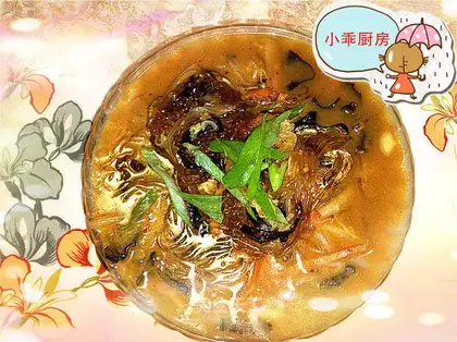 Stewed cabbage and vermicelli