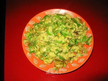 Scrambled eggs with chili