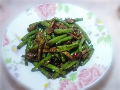 stir-fried shredded pork with long beans