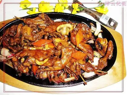 Sizzling mushroom quail