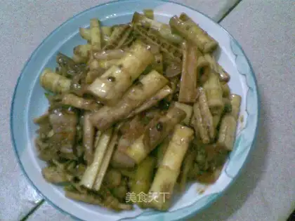 Braised pork belly with bamboo shoots