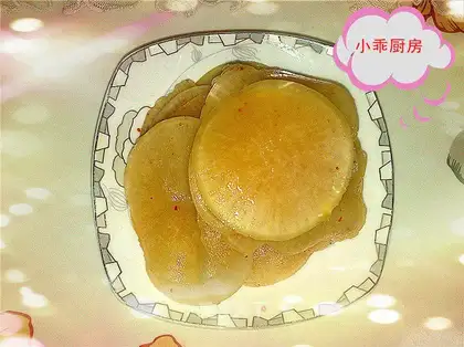 Sweet and sour radish slices