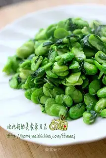 stir-fried broad beans with leeks