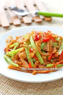 Stewed beef tripe with celery