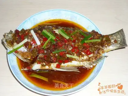 Steamed tilapia in soy sauce