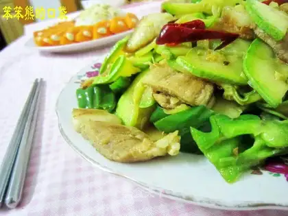 Cucumber pork slices