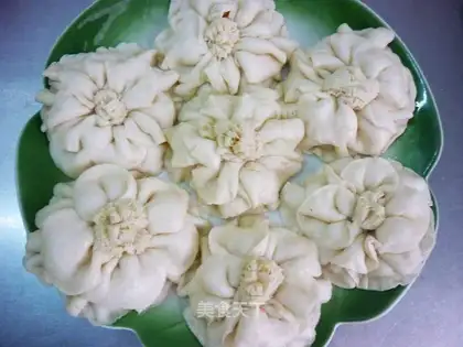 milk-scented peony