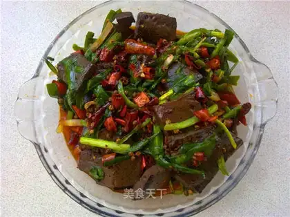 stir-fried mutton blood with leeks