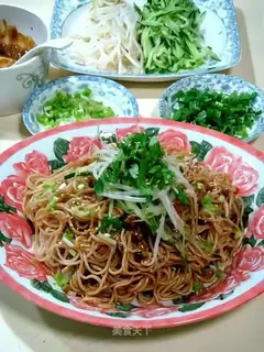 dry-mixed noodles