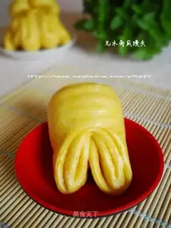 Waterless pumpkin steamed buns