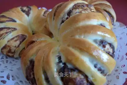 Bean paste flower bread