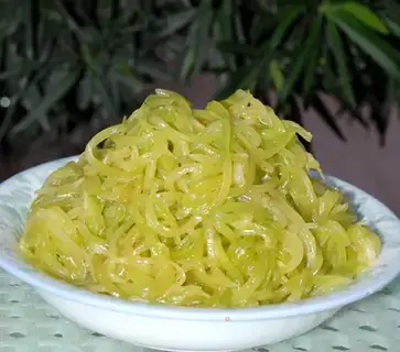 Sesame oil shredded lettuce