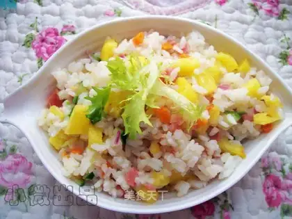 Colorful pineapple fried rice