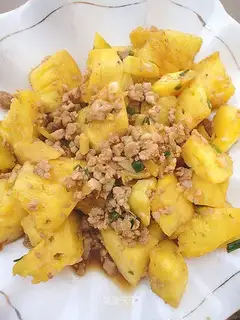 Minced pork and pineapple