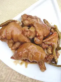 Braised pork trotters with pickled pepper