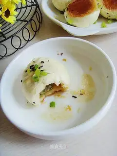 pan fried pork bun