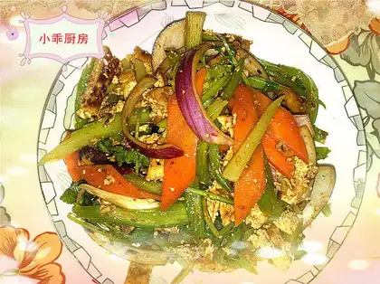 Cumin and celery mixed with tofu strips