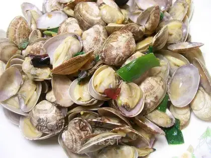 stir-fried clams with spicy sauce
