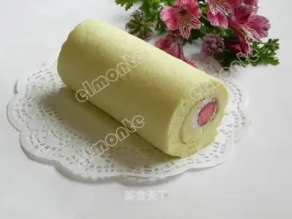 Strawberry cake roll
