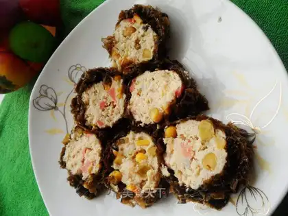 Fried chicken rolls with seaweed