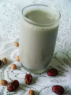 Black soy milk for nourishing blood and body building