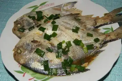 Pan-fried pomfret