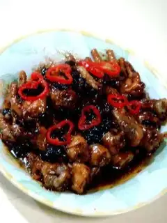 Steamed chicken feet with black bean sauce