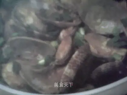 stir-fried clams with sand tea sauce
