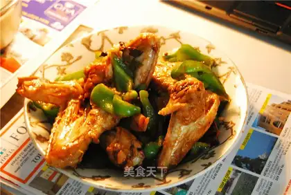 Green pepper chicken wings