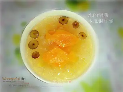 Tremella papaya soup