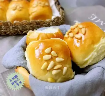 Natural yeast pine buns