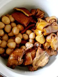 A pot of halogen